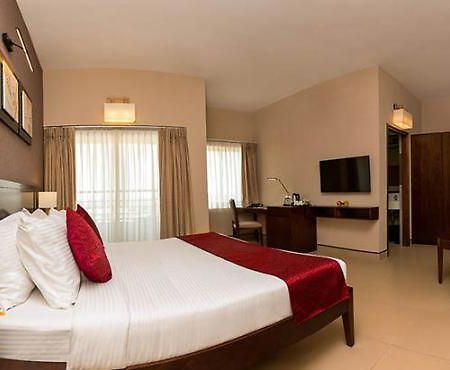 Confluence Banquets And Resort مهاباليبورام المظهر الخارجي الصورة
